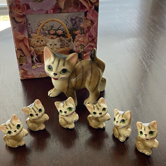 G Novelty Company Vintage Cat & 6 Kittens, 1950s mid century Made in Japan FLAW - Picture 1 of 7